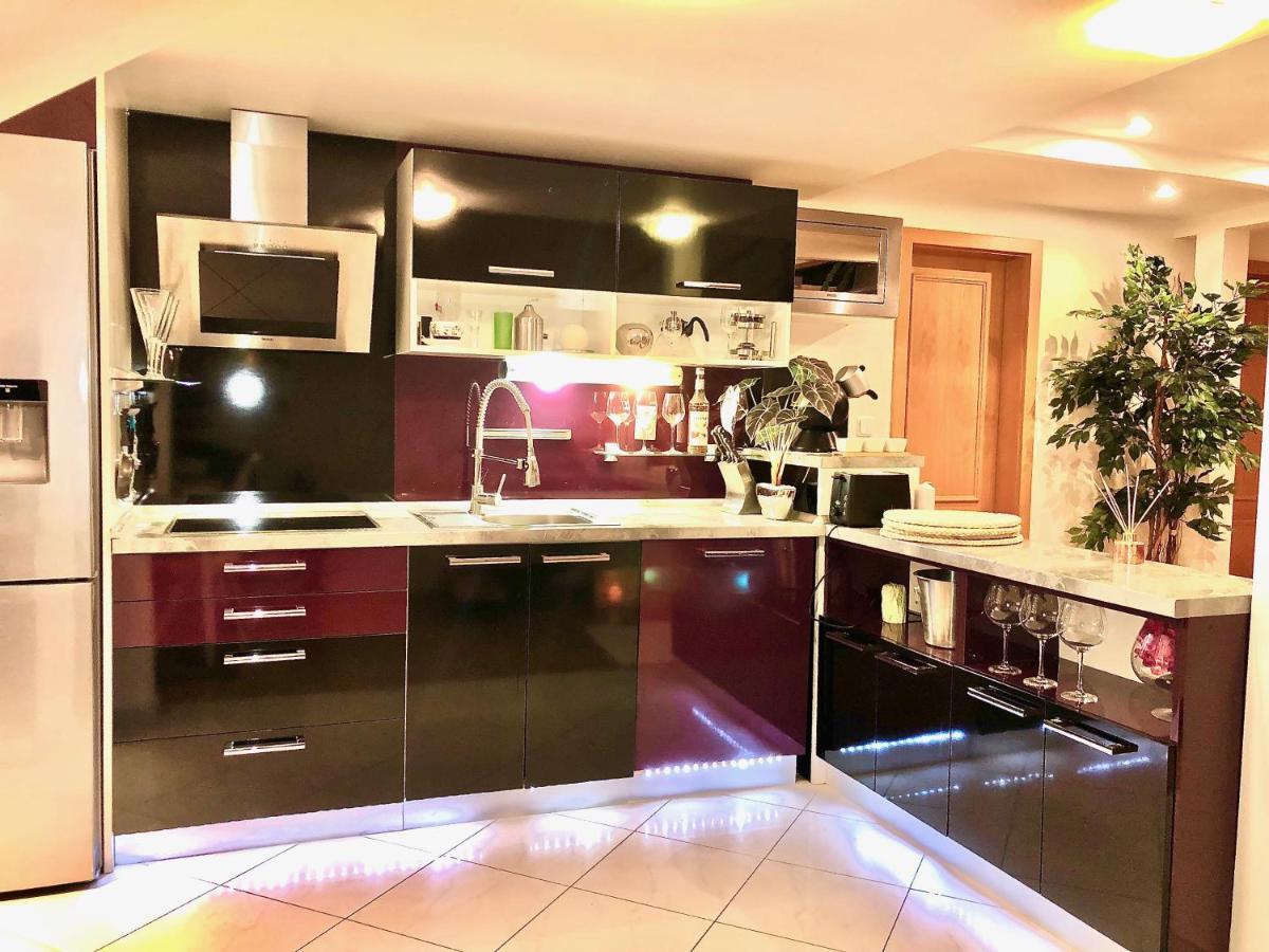 Duplex With Quite Terrace On Wenceslas Sq. Prague Exterior photo